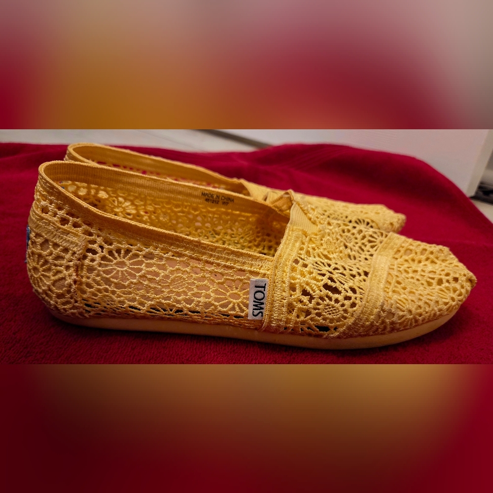 Toms Women's Lace Crochet Slip-On Flats in Cream - Picture 3 of 6